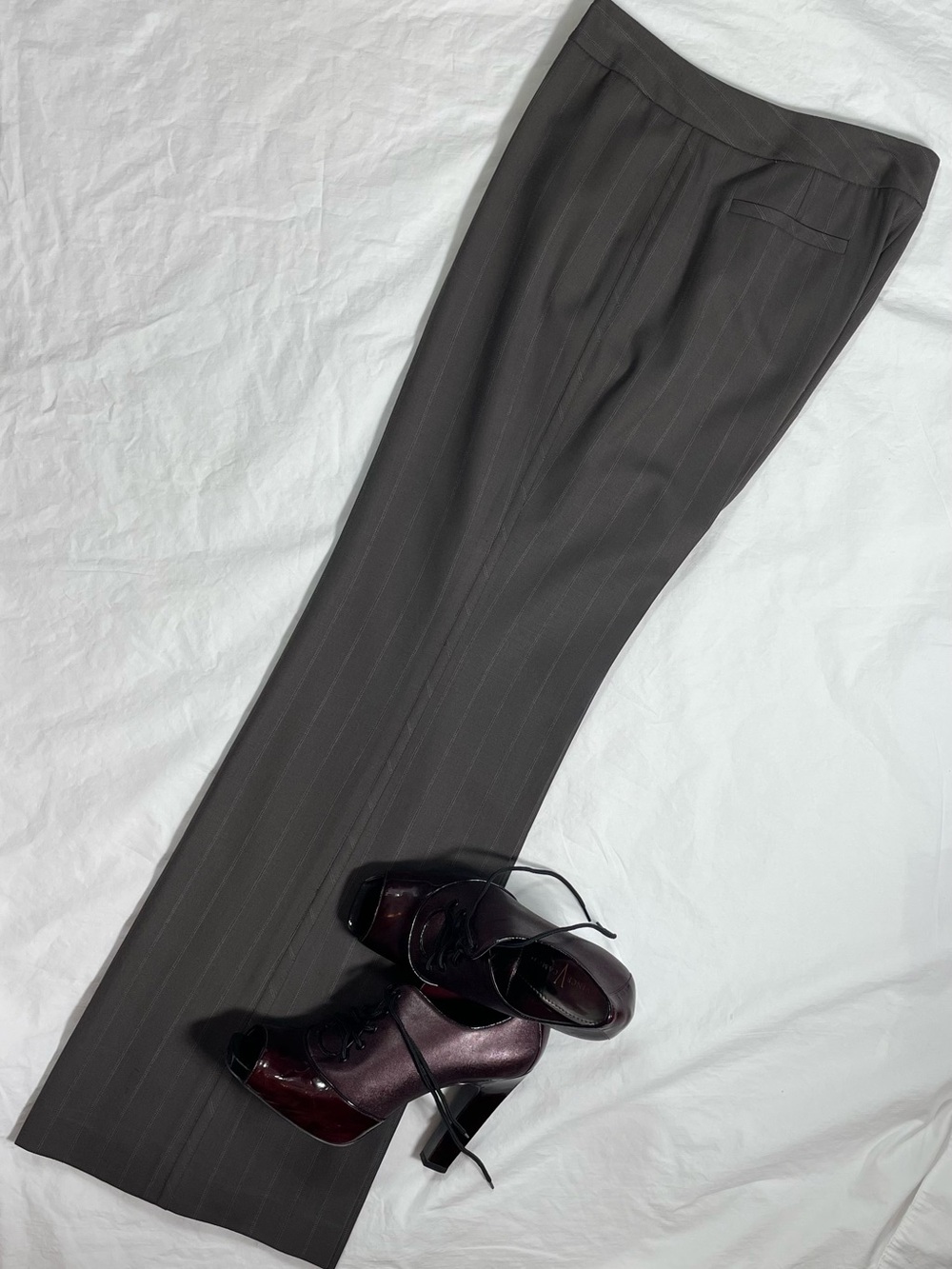 Ann Taylor Tailored Dark Gray Pinstripe Wool w/stretch Pants